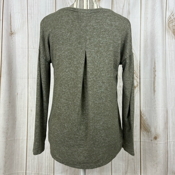 A New Day Sweater Lightweight Long Sleeve V-Neck Drop Shoulder Gray Size Small - Picture 3 of 13